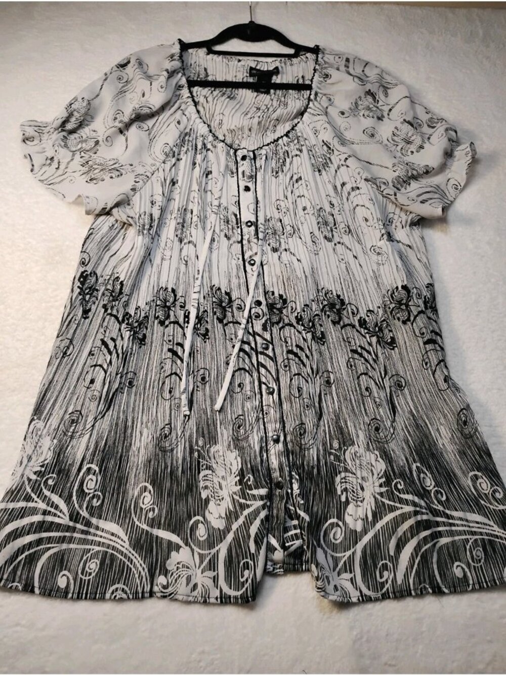 Maggie Barnes Floral Crinkle Blouse Casual Work Church 2X Black Gray